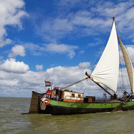 Botel Zeilen Met Zeger Marken