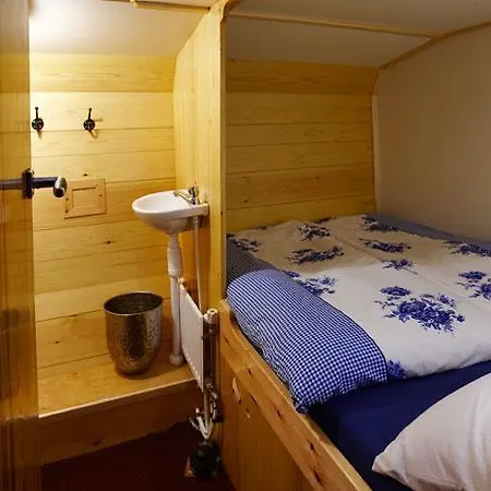 Zeilen Met Zeger Hotel na wodzie *