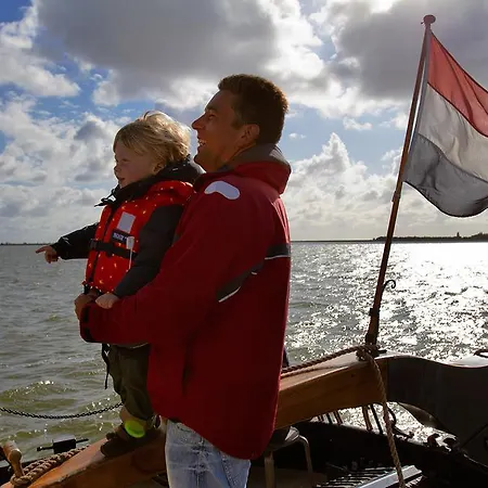 Zeilen Met Zeger Hotel na wodzie *